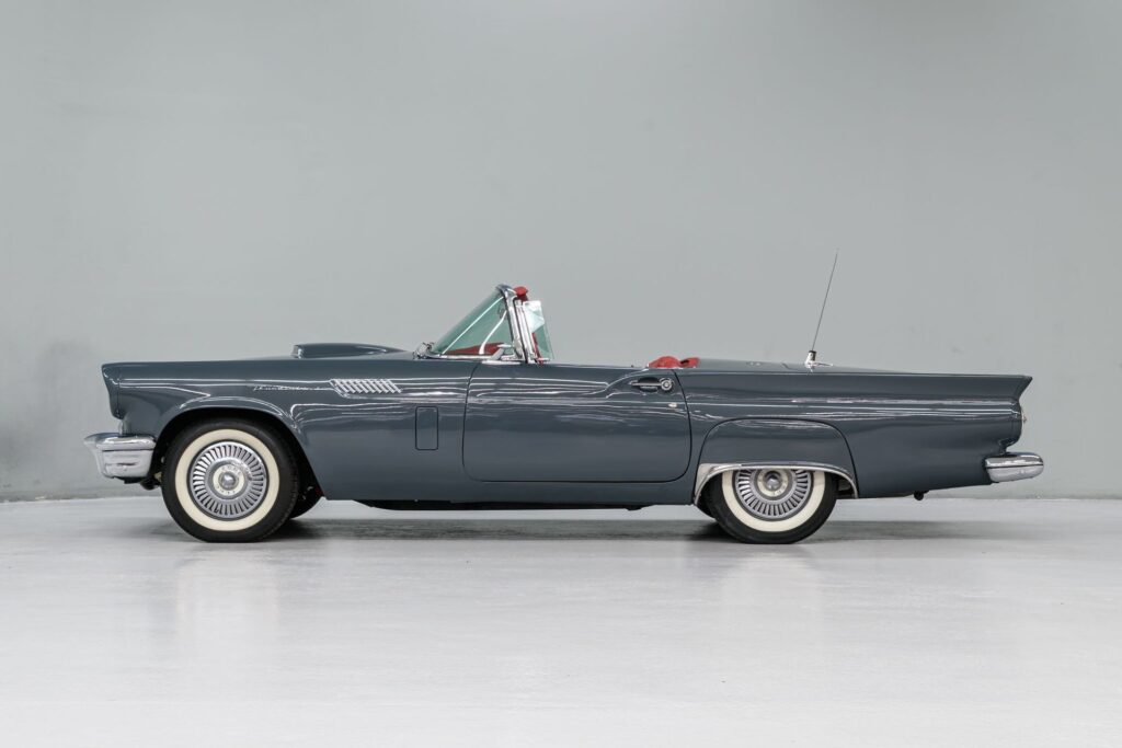 1957 Ford Thunderbird