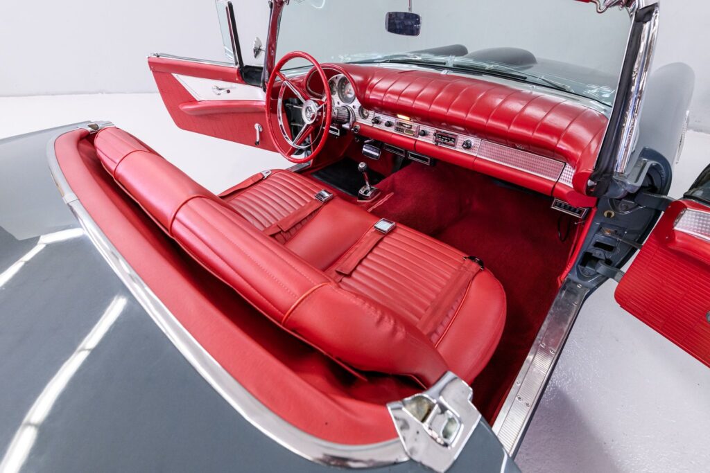 1957 Ford Thunderbird