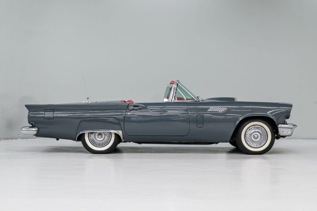 1957 Ford Thunderbird